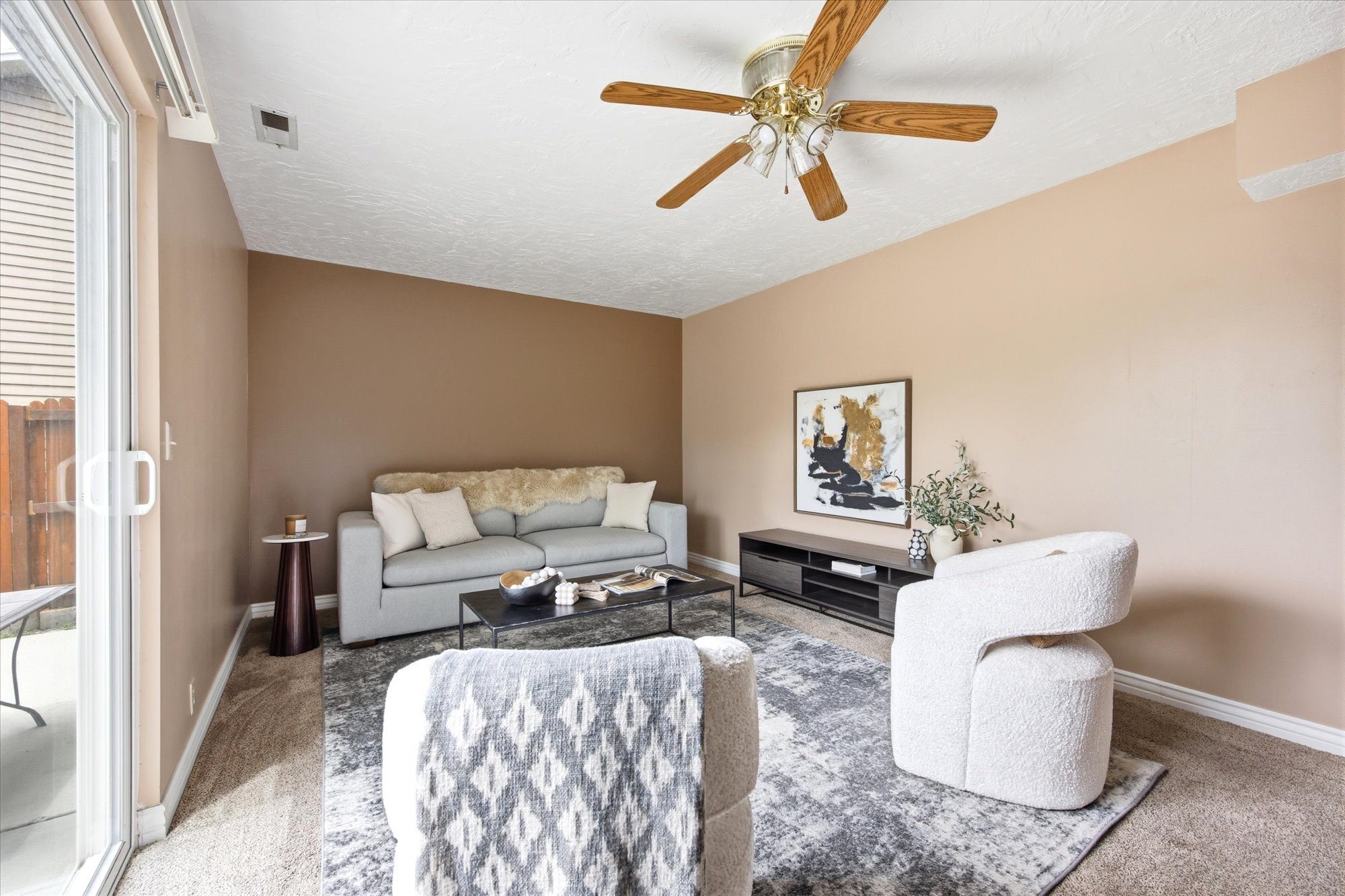 Building Photo - 734 Sandy Dunes Dr