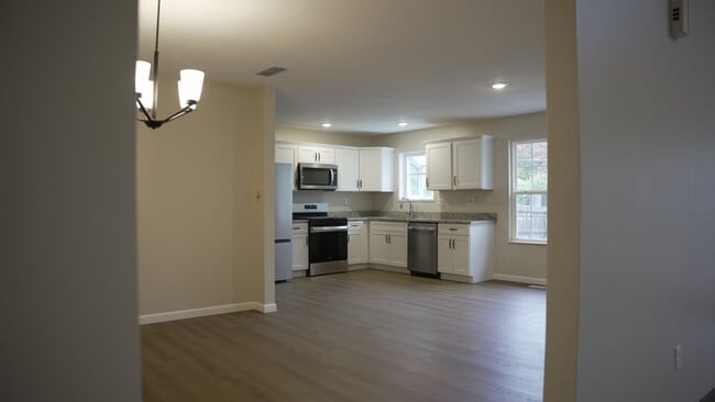 Building Photo - Spruce Hill