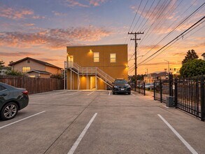 Building Photo - 1408 21st Ave