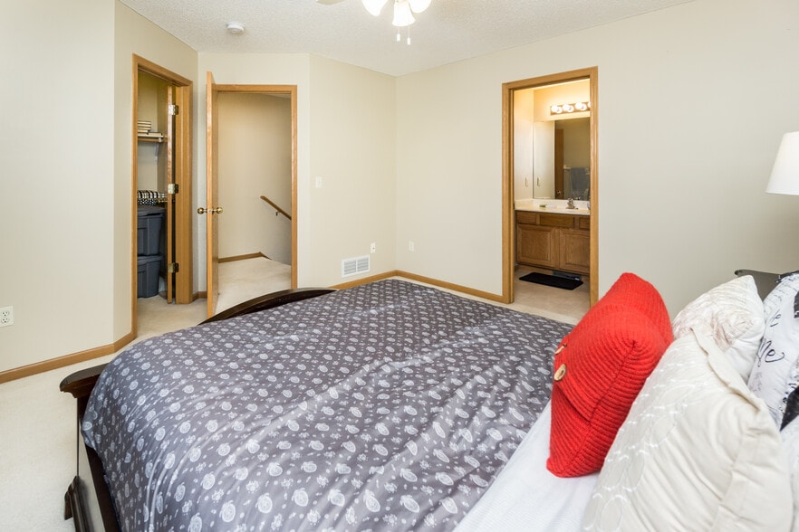 Building Photo - 6382 13th St N