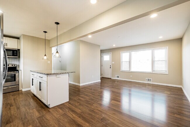 Building Photo - NEWLY RENOVATED LARGE RANCH ON CORNER LOT