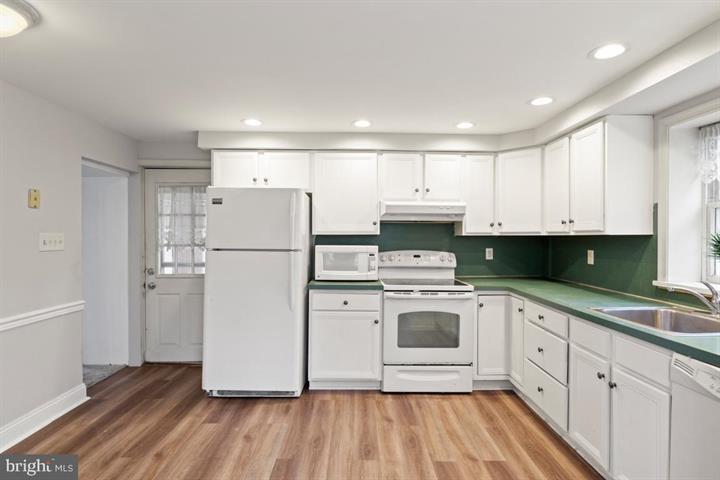 Building Photo - 1651 Limekiln Pike