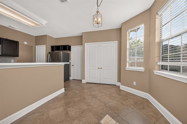Building Photo - 4011 Alexis Cir