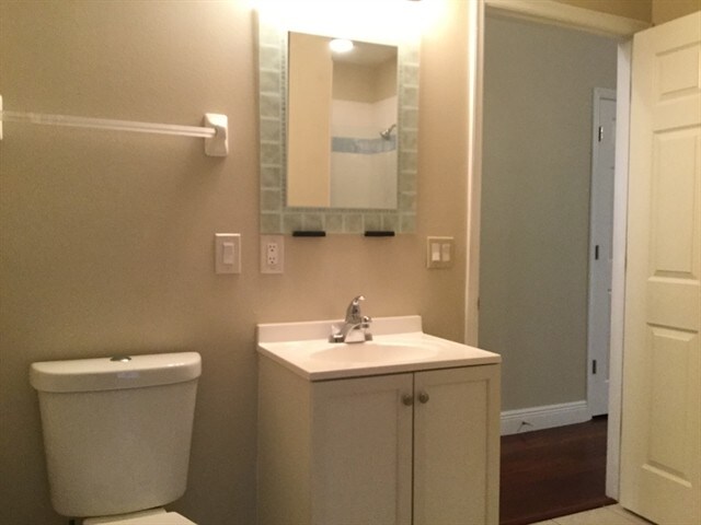 Building Photo - 7728 Glynde Hill Dr