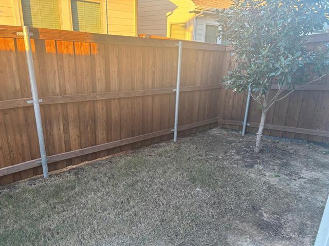 Building Photo - 825 W Mayfield Rd