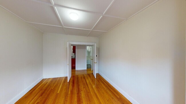 Building Photo - 9/1 No Fee! Split-style 2BR near Kenmore, BU, Northeastern, Longwood!
