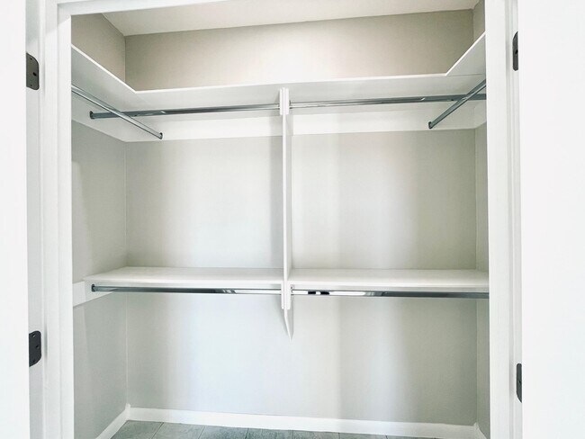 Building Photo - 1426 Los Estribos Dr