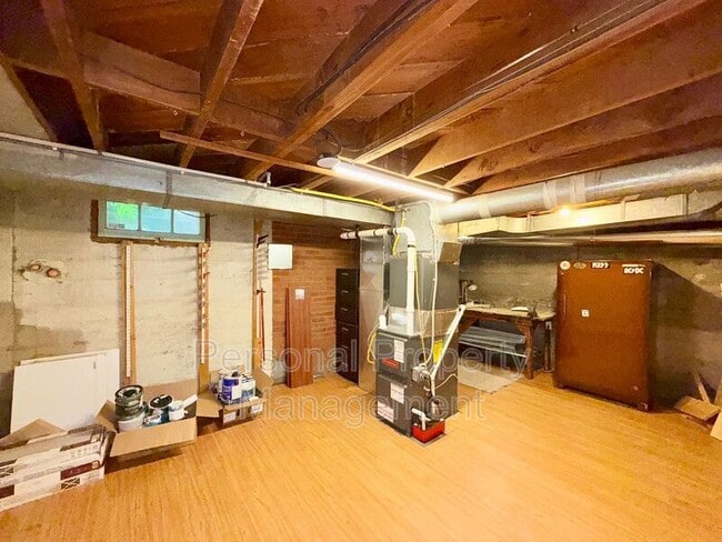 Building Photo - 4313 NE Valley View Ln