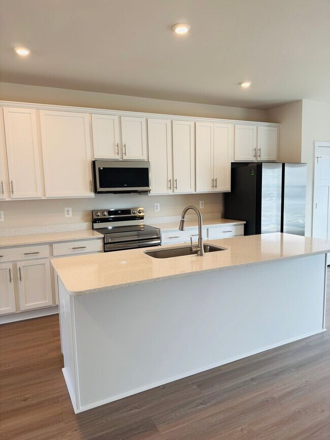 Building Photo - 74 Trotting Rd