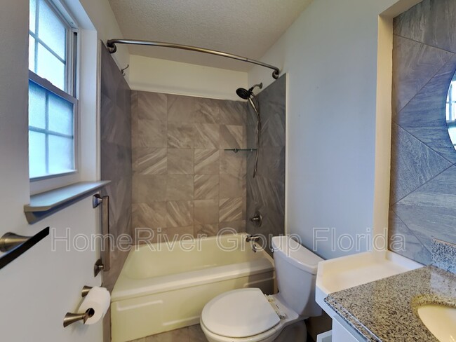 Building Photo - 3201 Penifield Dr
