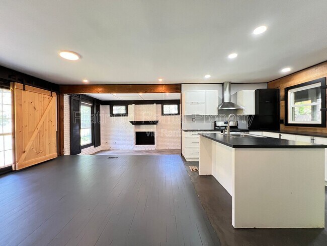 Building Photo - 2170 Beech Valley Dr