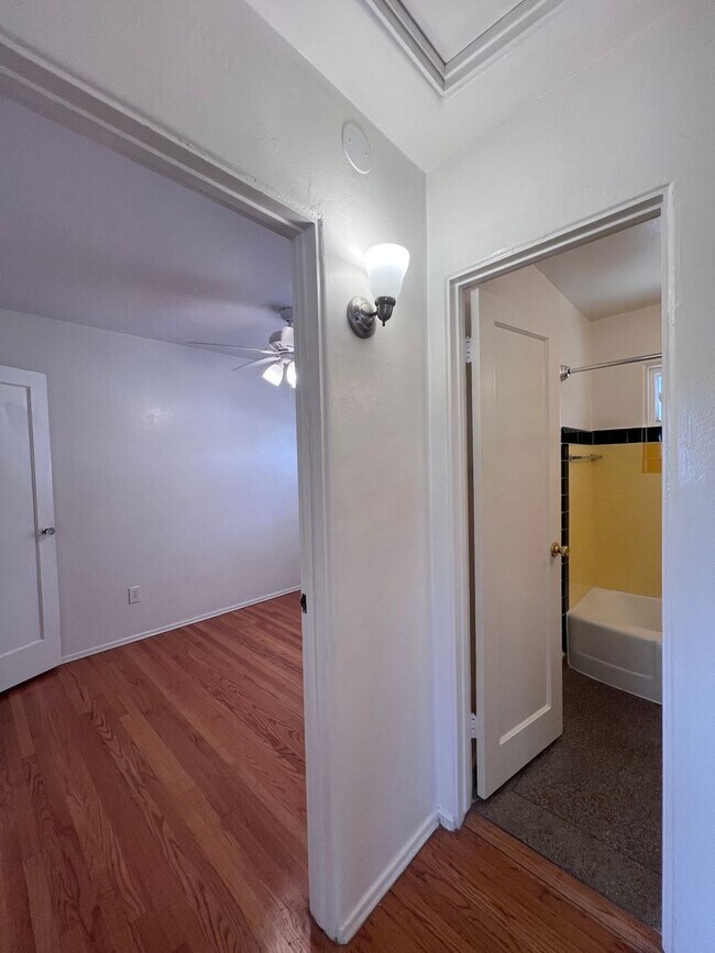 Building Photo - 4720-34 Wilson Ave