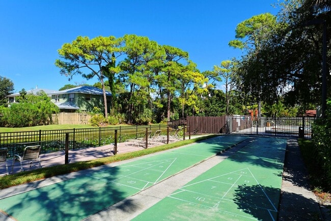 Building Photo - 2/2 Villa in South Sarasota