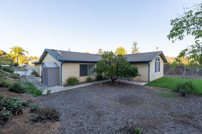 Building Photo - Single Story 3 Bed 2 Bath Home in Poway- Silverset Park