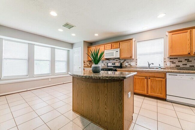 Building Photo - 2302 Avery Park Dr