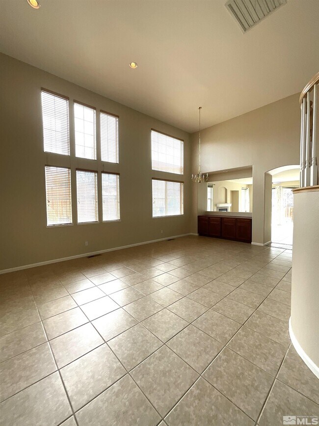 Building Photo - 2847 Falcon Ridge Dr