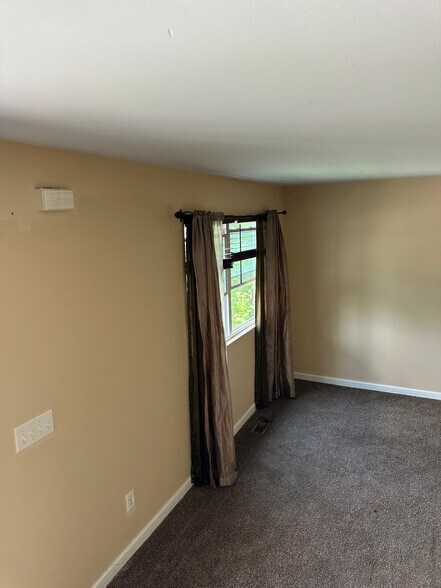 Building Photo - 105 Chesapeake Ct