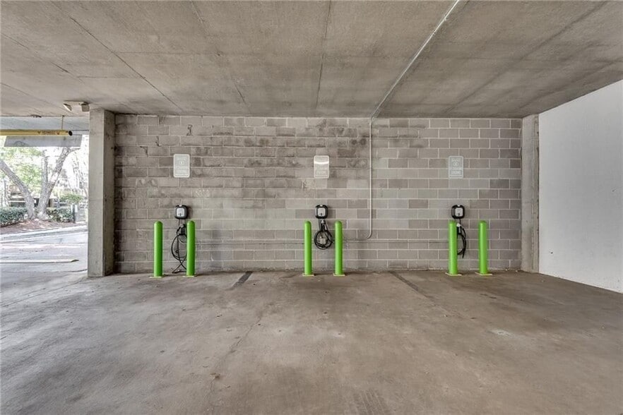 Building Photo - 821 Ralph McGill Blvd NE