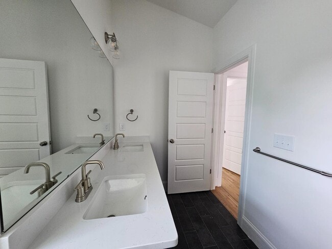 Building Photo - 3809 Burt Dr