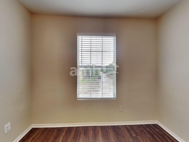 Building Photo - 10023 Woodland Pines