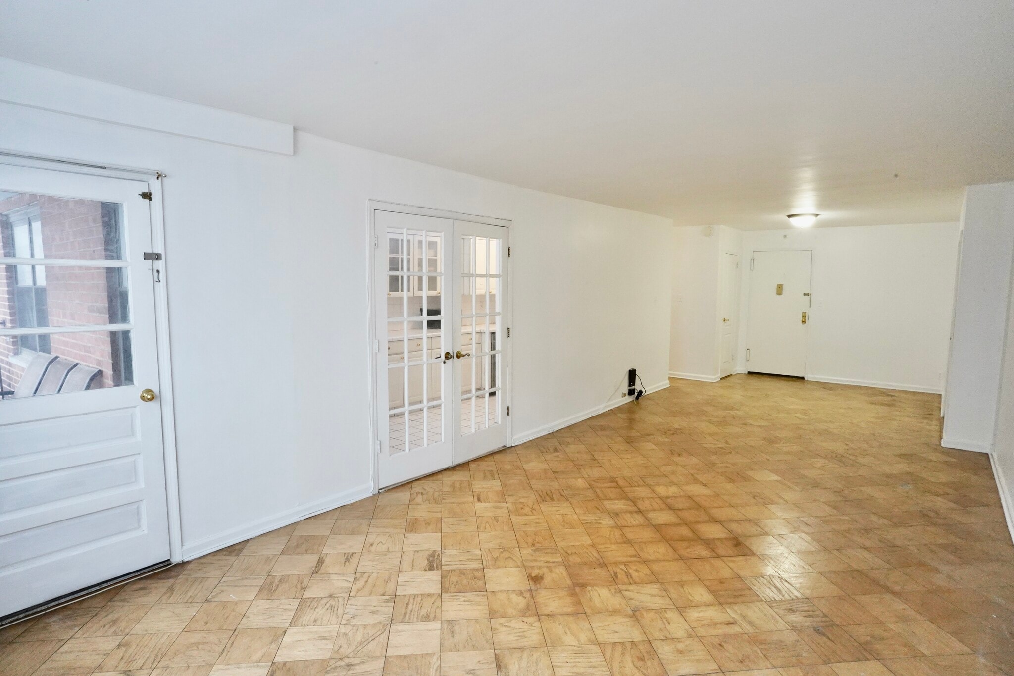 Building Photo - 225 Saint Pauls Ave