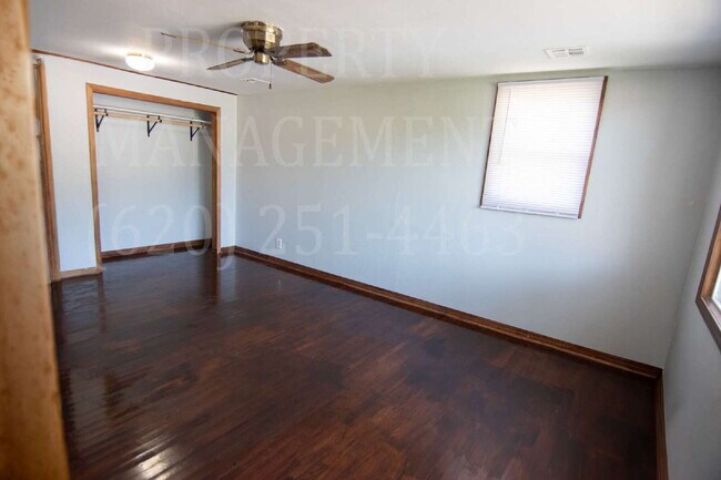 Building Photo - 3 Bedroom