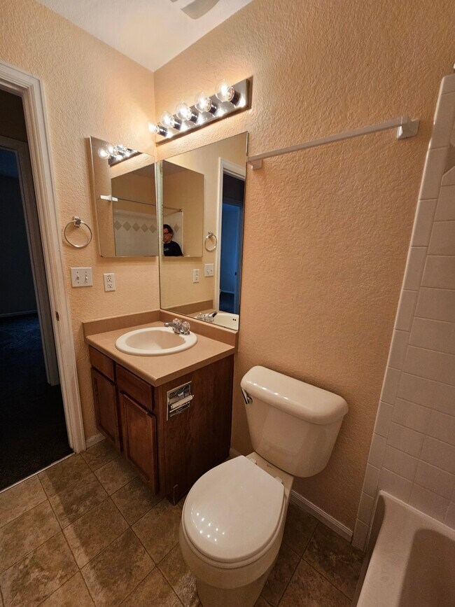 Building Photo - 5723 Prairie Cir