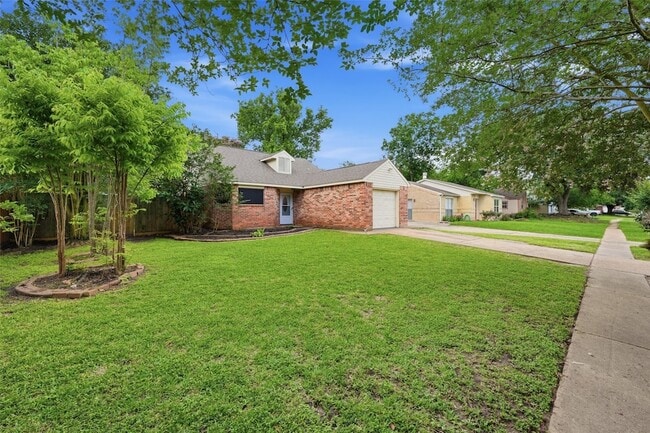 Building Photo - 13723 Smokey Trail Dr