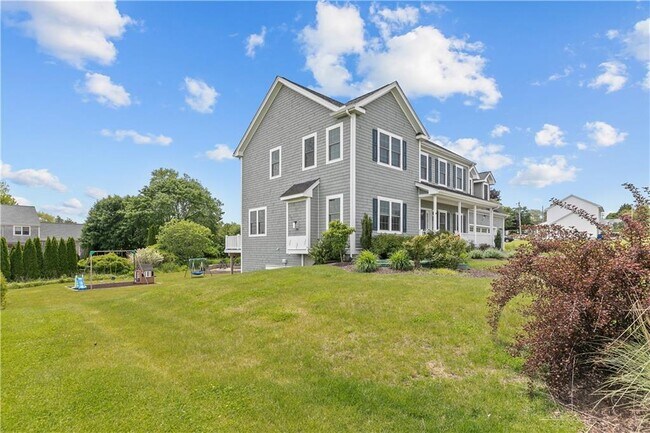 Building Photo - 142 Ferreira Ave
