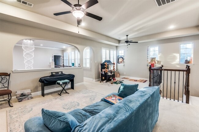 Building Photo - 630 Bridge St