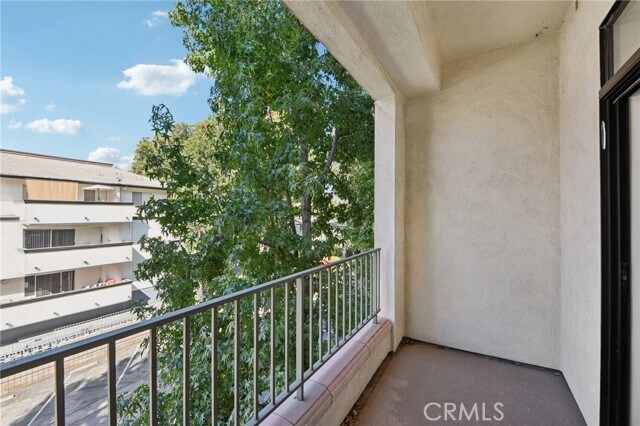 Building Photo - 742 Locust St