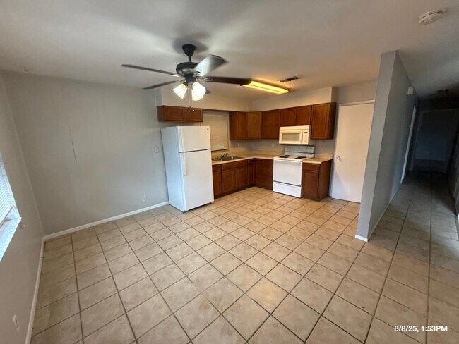 Building Photo - 4058 Minoso St