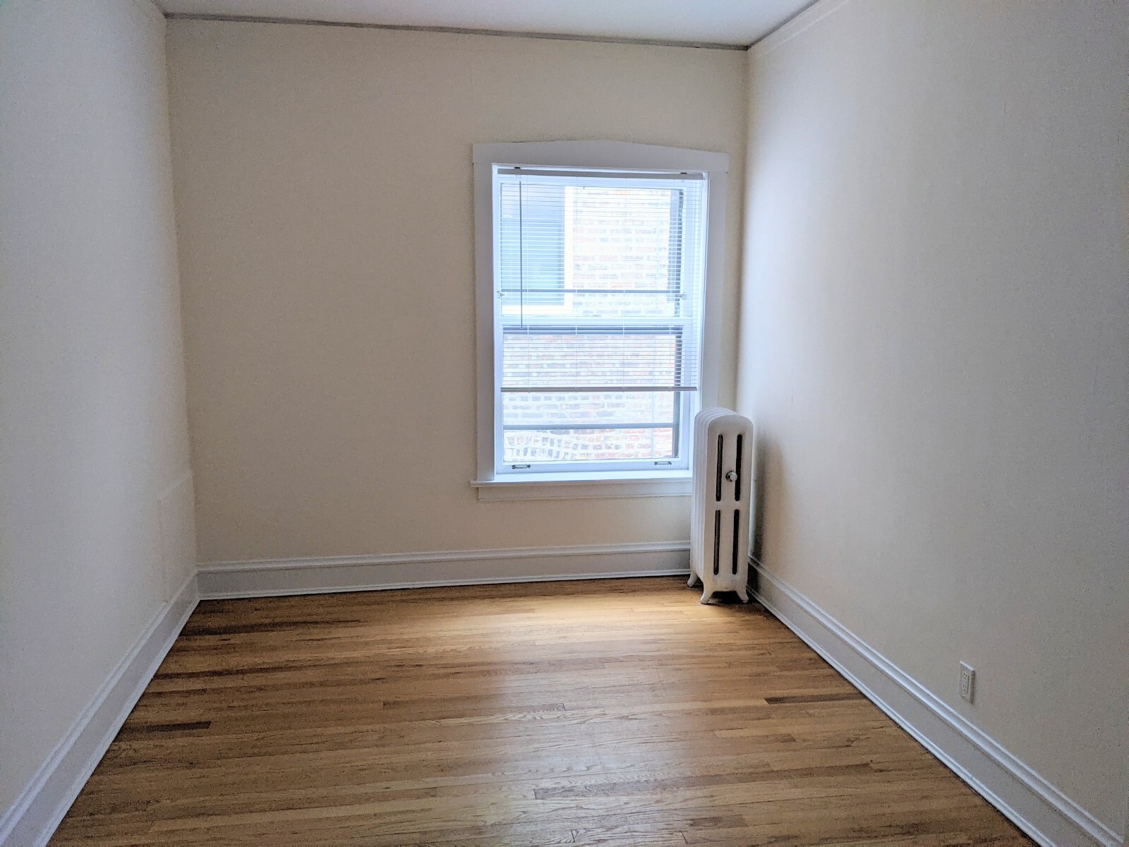Building Photo - 727 Hinman Ave