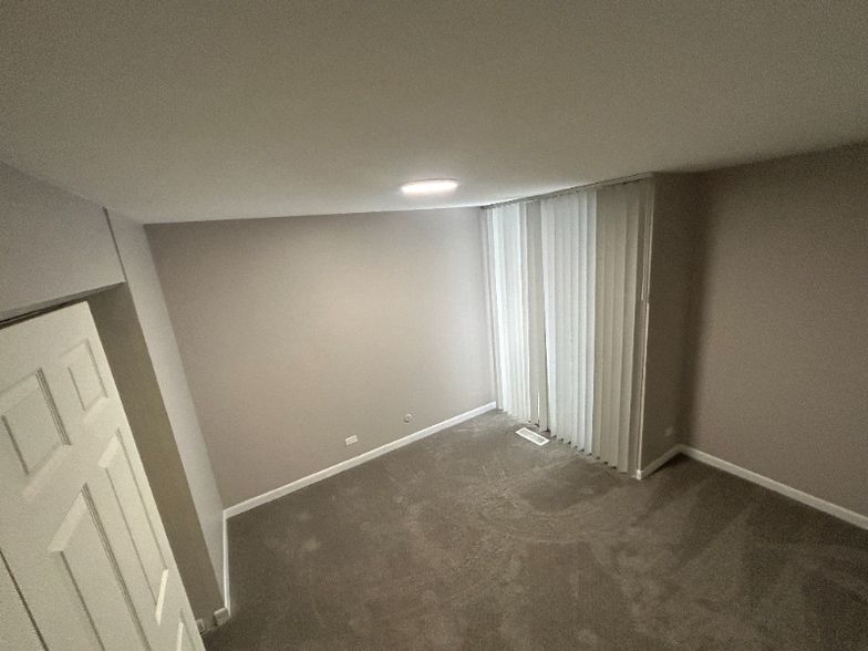 Building Photo - 5650 Abbey Dr