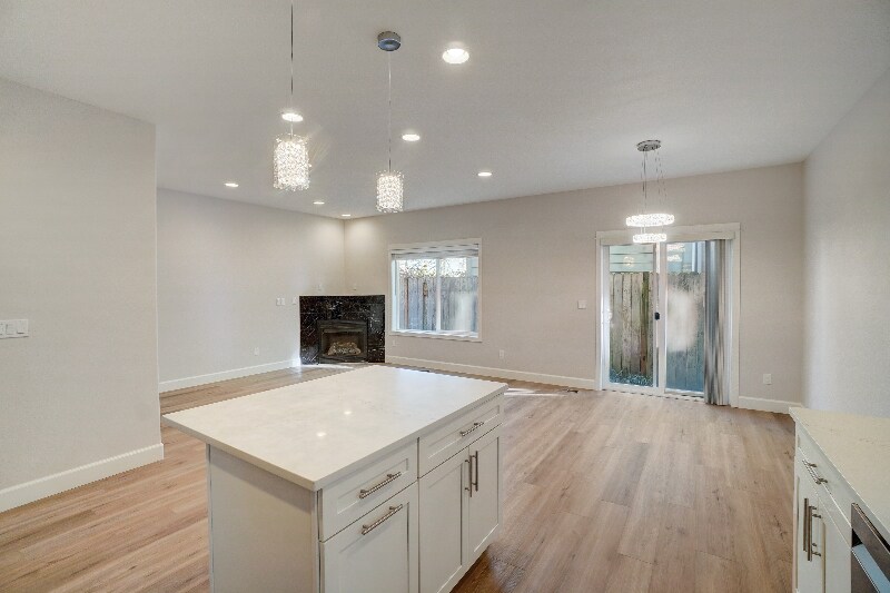 Building Photo - 7412 NE 58th Way