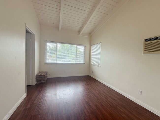 Building Photo - 4719 La Presa Ave