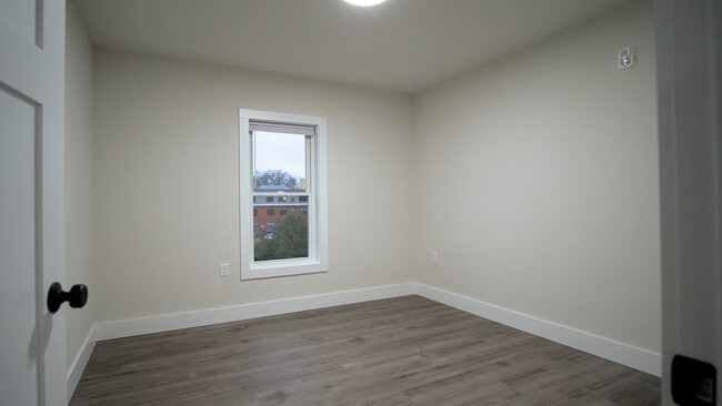 Building Photo - 15 Hungerford Terrace