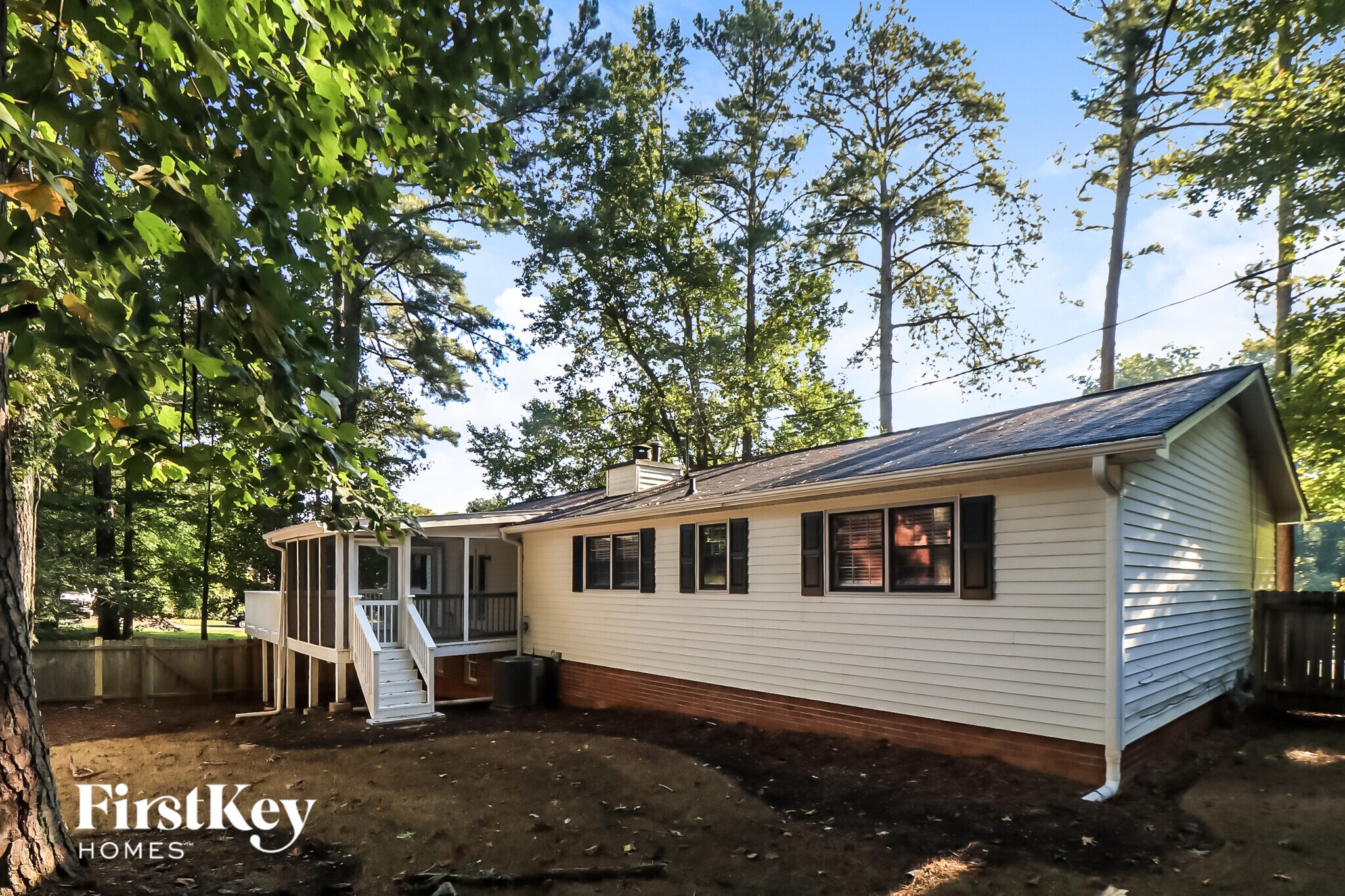 Building Photo - 2515 Cottonwood Dr