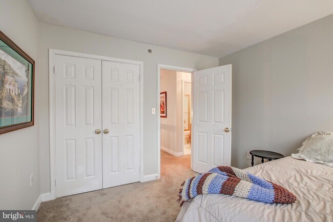 Building Photo - 9700 Whitley Park Pl