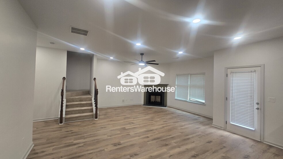 Building Photo - 796 Grenier Terrace NE