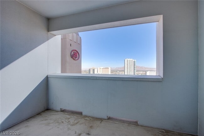 Building Photo - 2700 S Las Vegas Blvd