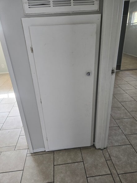 Building Photo - 3853 Soda Springs Dr