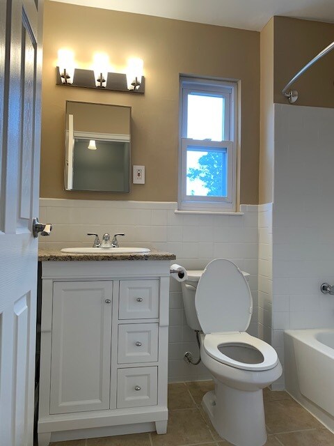Full Bath - 43 Conforti Ave