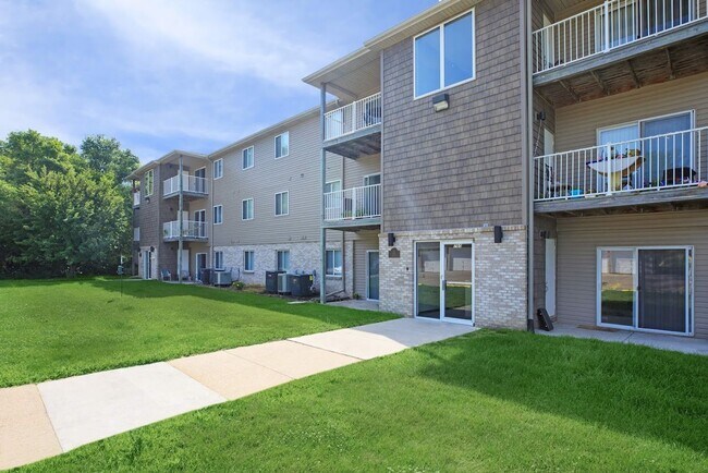 Primary Photo - Quail Run Apts. (750 N. 18th Ave.)