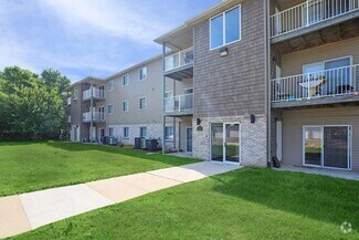Building Photo - Quail Run Apts. (750 N. 18th Ave.)