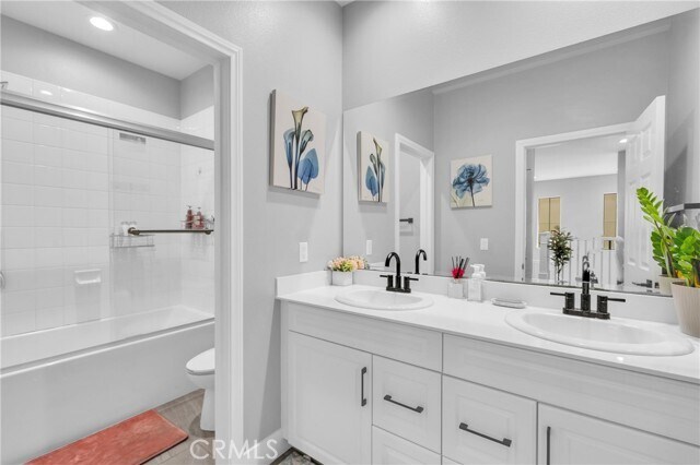 Building Photo - 230 Bright Poppy