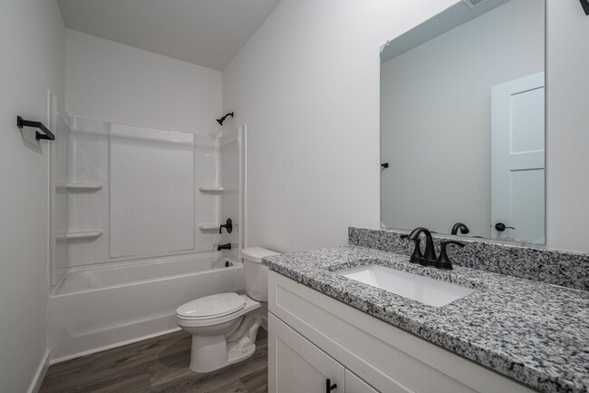 Building Photo - Your New Home Awaits in Hickory!