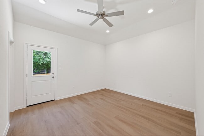 Building Photo - 11864 E Gate Dr