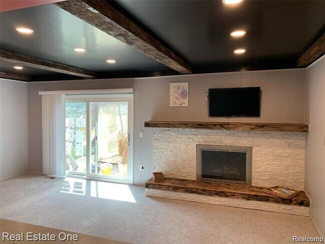 Building Photo - 5051 Falmouth Dr