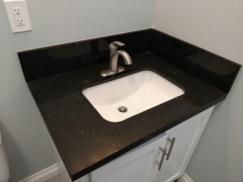 Building Photo - 3961 Halldale Ave